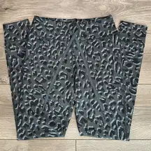 NWOT Aerie Offline High Rise Green Jacquard‎ Peak Leopard Print Jogger Legging M