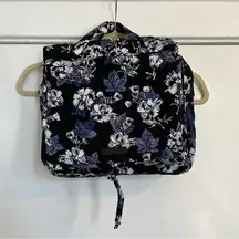 Vera Bradley quilted hanging travel bag floral blue white black pockets Dopp kit