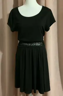 black short sleeve skater dress - large