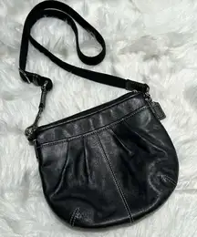 COACH Black Leather SOHO Swing Pack Purse Crossbody Bag  B94