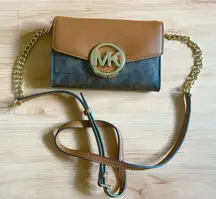 Michael Kors  Hudson Large Phone Crossbody Chain Handbag Clutch