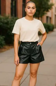 Women’s Vegan Black Faux Leather Pintucked Shorts Size  4  Edgy Fashion