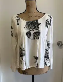 Kimchi Blue / urban outfitters white & black floral print blouse