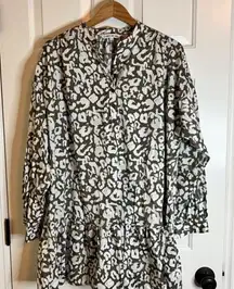 Elizabeth and James‎ Modest Dress, Very Comfortable and Flattering.  Size Large.