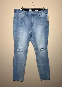 Wonderly Mid Rise Skinny Women’s Jeans