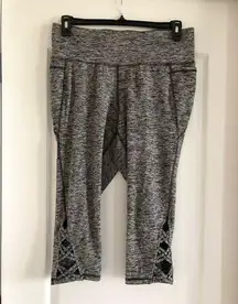 Livi Active Leggings by  Grey Heather Cropped Capri Size 14/16