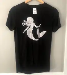 Disney  Mermaid Princess T Shirt Medium