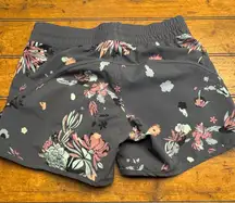Dakine Women's Floral Print Active Shorts XS Drawstring Waist Elastic Gym Yoga