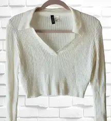 by H&M Womens Medium Collared Ribbed Knit Long Sleeved Crop Top•Slim Fit