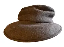 Wayne Wirem Milineru women’s wool bonnet hat