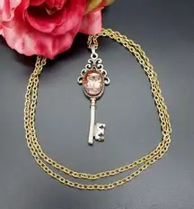 Vintage 24” Textured Gold Tone Chain with Key Pendant Ceramic Owl Cameo