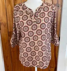 Freeway medallion print V-neck 3/4 sleeves pop over top medium pink blue tan