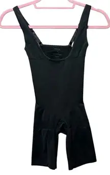 Assets by Spanx Shapewear Bodysuit Tummy Control Thigh Slimmer‎ Straps M