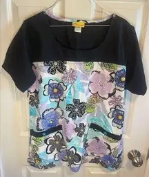 Wonder wink floral scrub top sz L