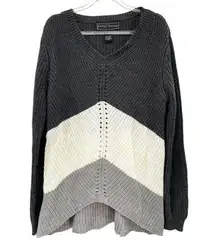 Polly & Esther Knit‎ Sweater Size Large Black Grey White Color Block Boho