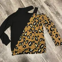 Boutique Leopard Print Women’s Cold Shoulder Long Sleeve Top Size Small Pullover