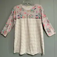 NWT SOUTHERN STITCH Gray Tunic Dreamcatcher Top / Sleeves Stripe Body Size Small