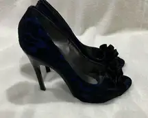 New women’s high heels in size 8 by Carlos Santana blue/black