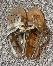 American Eagle‎ Gold Glitter Strappy Thong Sandals Flats Size 7