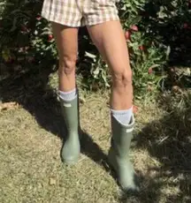 HUNTER Original Short Waterproof Rain Boot in Hunter Green Size US 9