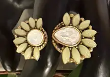 Elegant Floral Adjustable Ring  Gold and Cream