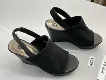 Womans Dress Barn Sandals 7.5 M Open Toe Sling Back Black Elastic Wedge Heel