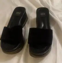 DKNY Women's Black Slide Sandals suede size 9 rubber sole platform