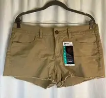 NoBo Juniors (women’s) Beige Khaki Shorts NEW size 15