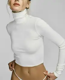 Eterne Women’s Cropped Fitted Turtleneck Top Butter Ribbed Soft Jersey Cream L