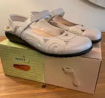 Naot Rongo Mirror Leather/Metal Leather size 42