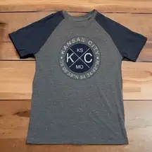 Kansas City Graphic T-shirt Size Large short sleeve raglan gray blue crewneck