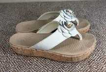 Crocs White Rose Thong Wedge Cork Sandals Sz 6 Womens Casual Minimalist Boho