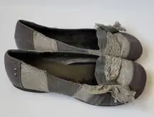 BKE Tomgirl gray canvas lace bow contrast flats size 10