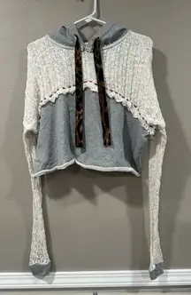 Gimmicks By BKE Leopard Cropped Sweater