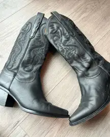 Black cowboy/cowgirl women’s size 7 boots real leather with rubber sole and heel