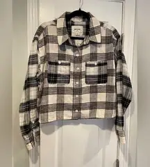 American Eagle Size M Black Cream Plaid Cotton Flannel Cropped Button Down Shirt
