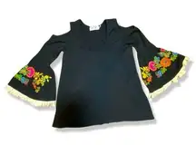 VA VA BY JOY HAN Floral Embroidered Bell Sleeve Too Open Shoulder Size M