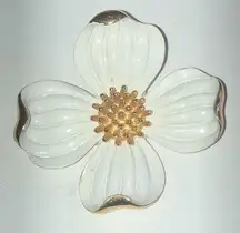 Trifari  Crown Vintage White Enamel & Gold Tone Dogwood Flower Brooch Pin