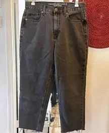 American Eagle Faded Black Unfinished Hem High Rise Ankle Mom Jeans Size 4