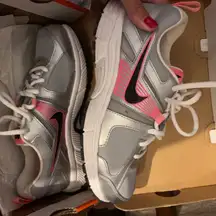 NEW NIKE Dart 10 SHOES