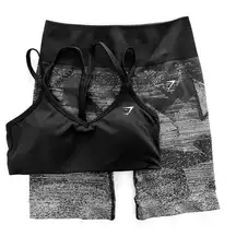 Gymshark S/S Adapt Ombre Seamless Shorts & Strap Feature Sports Bra Set