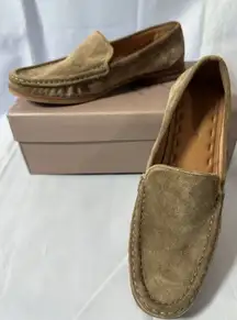 SARTO Franco Sarto Women's A. Gina Moc Toe Classic Loafer Tan Suede Sz 6M