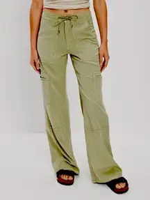 American Eagle AE Dreamy Drape Stretch Cargo Baggy Wide-Leg Pants Olive Green Size 00 Short