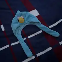 Angry Birds 2012 Plush Blue Jay Hat Blue bird Interlocking Arms Scarf winter