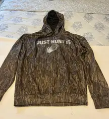 Mack’s prairie wings hoodie