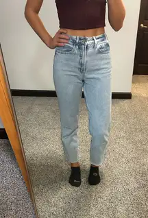 Hollister Curvy High-Rise Vintage Straight jeans 