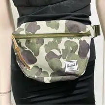 HERSCHEL Supply Co. Fifteen Hip Pack In Frog Camo Waist Bag Fanny Pack Belt Bag