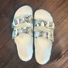 Vince Camuto Animal Print Plastic slide 9