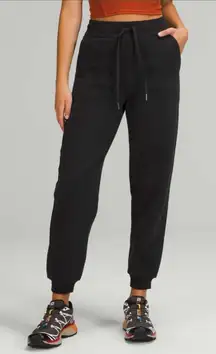 Lululemon Scuba Relaxed High-Rise Jogger in‎ Black Size 6