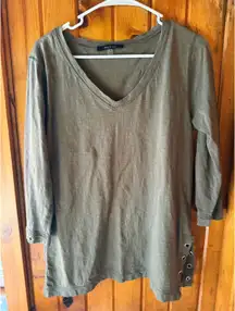 August‎ Silk Womens Top Medium Olive Green V Neck  Eyelet Casual